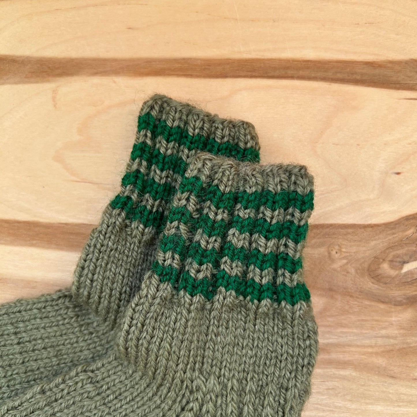 Haki zaļas adītas siltās zeķītes 25.-27.izm. (SITĒ 55)