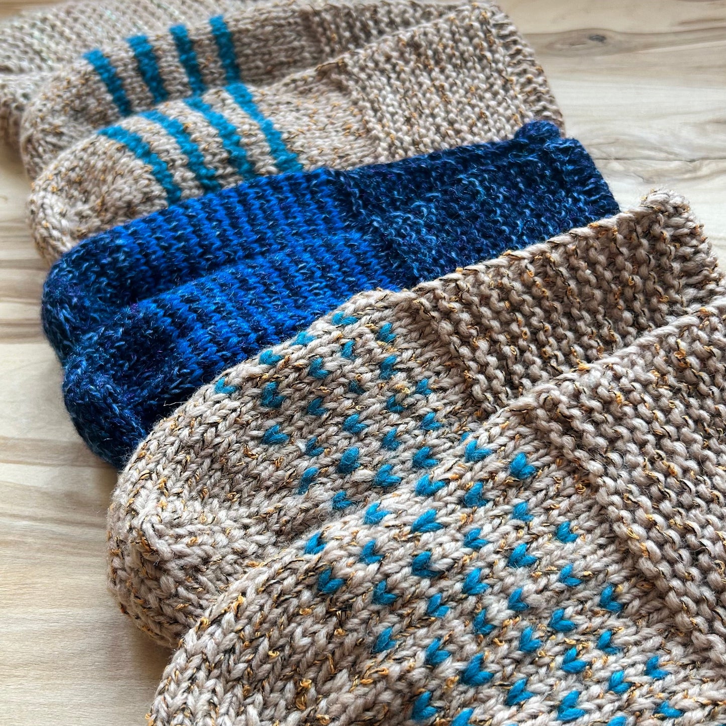 Adītas čības brūnā krāsā 40.-42.izm. (INPO 115)