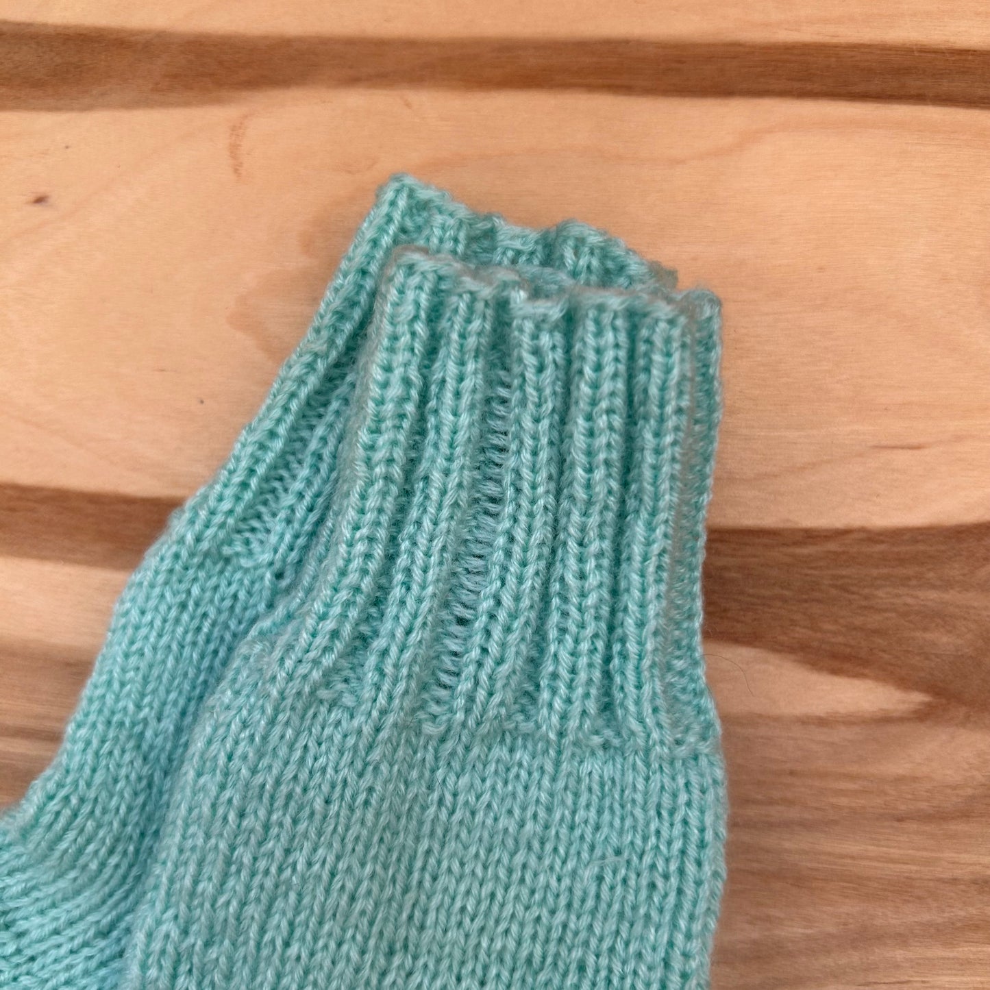 Gaiši zilganzaļas adītas siltās zeķītes 21.-23.izm. (SITĒ 52)