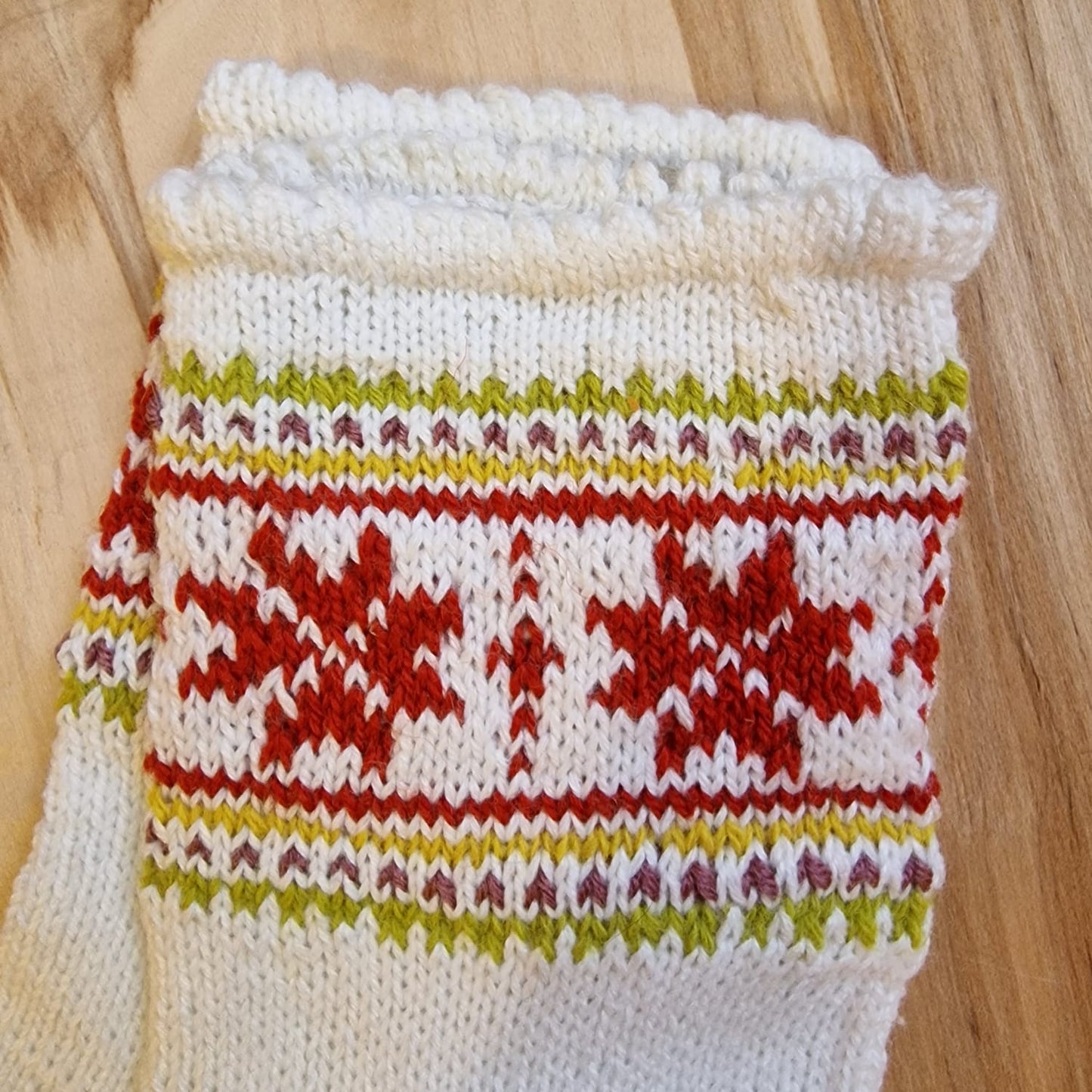 Baltas tautiskās zeķes 38.-40.izm. (SITĒ 25) - www.tiptip.lv