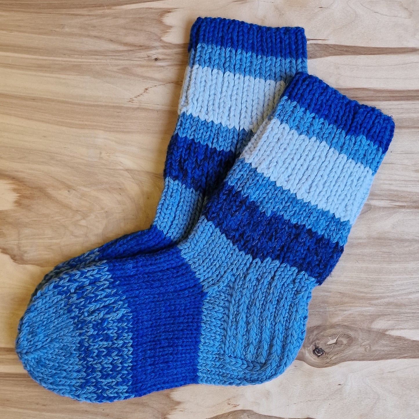 Dažādu zilu toņu siltās zeķes 39. - 41. izm. (DZTO 66) - www.tiptip.lv