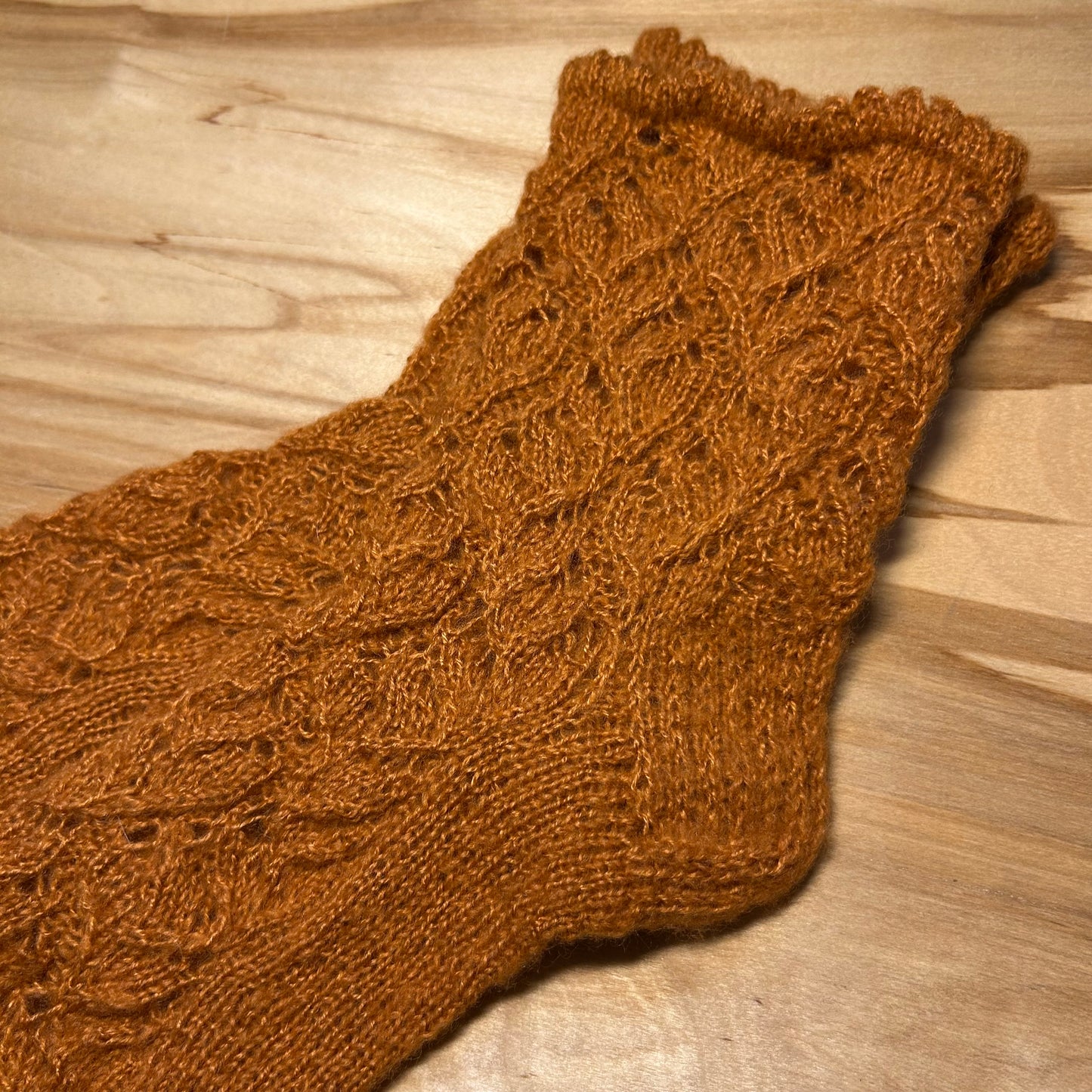 Brūnas krāsas mežģīņu adījuma siltās zeķes 39.-41. izm. (SITĒ 33)