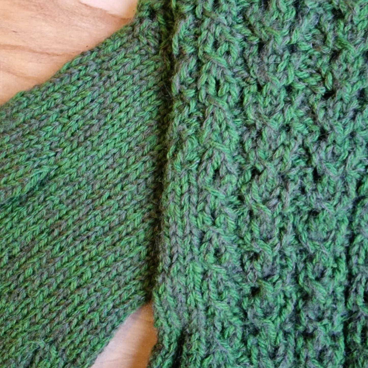 Melanža zaļi adīti pirkstaiņi (DZTO 80) - www.tiptip.lv