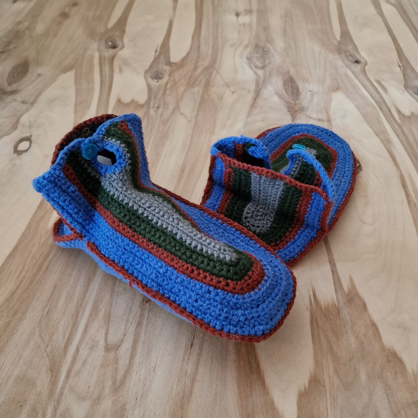 Tamborētas čībiņas (zils, brūns, zaļš) 35.-37.izm. (LIĒR 16) - www.tiptip.lv