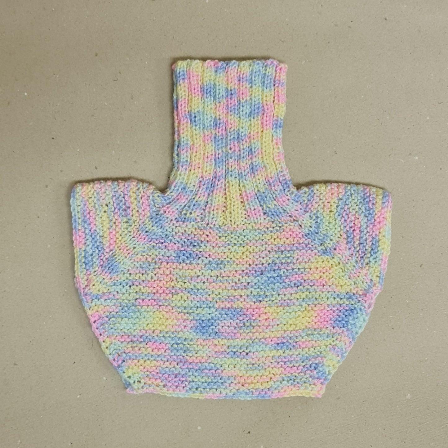 Maigu toņu / ar rokām adīta / bērnu dzijas kakliņšalle (3-6 gadi) (INPO 34) - www.tiptip.lv