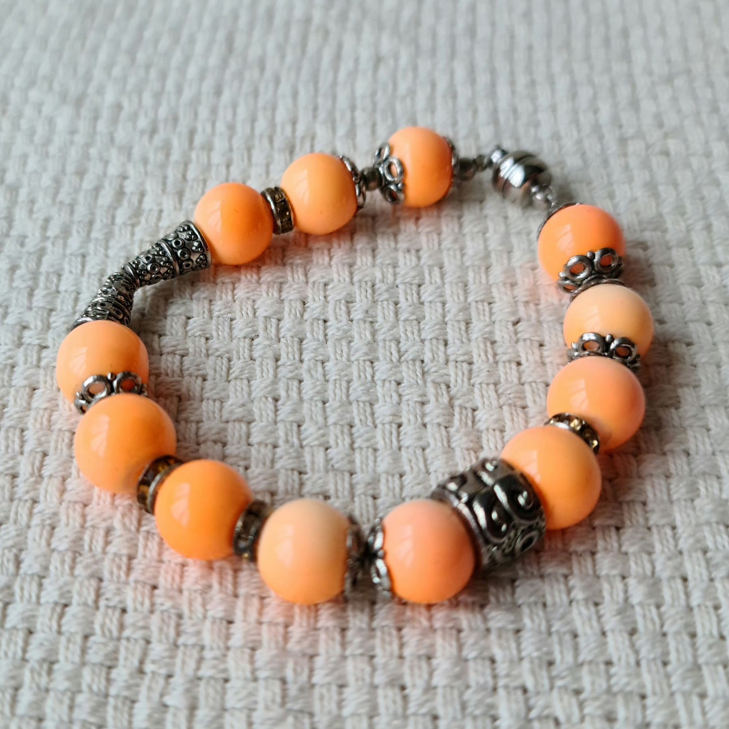 Pērļota rokassprādze - www.tiptip.lv