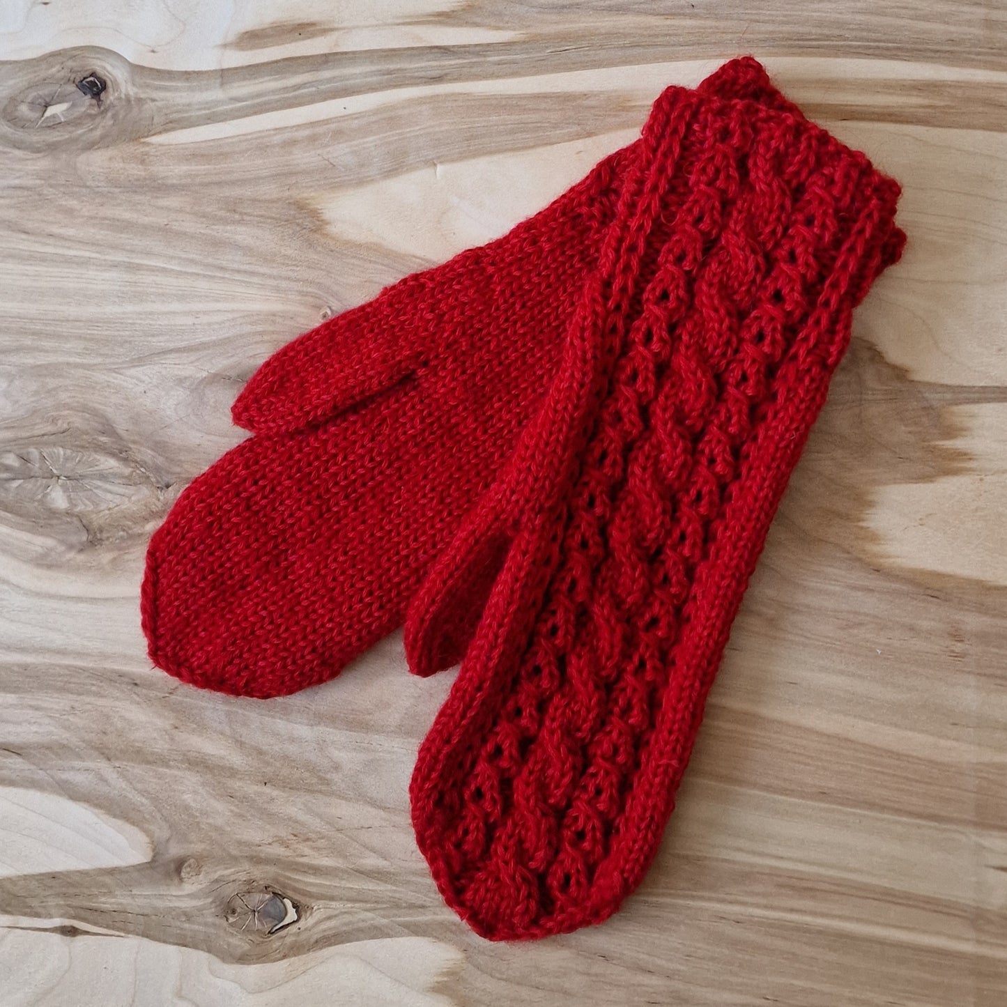 Sarkani dūraiņi ar pīnītēm virspusē (DZTO 6) - www.tiptip.lv