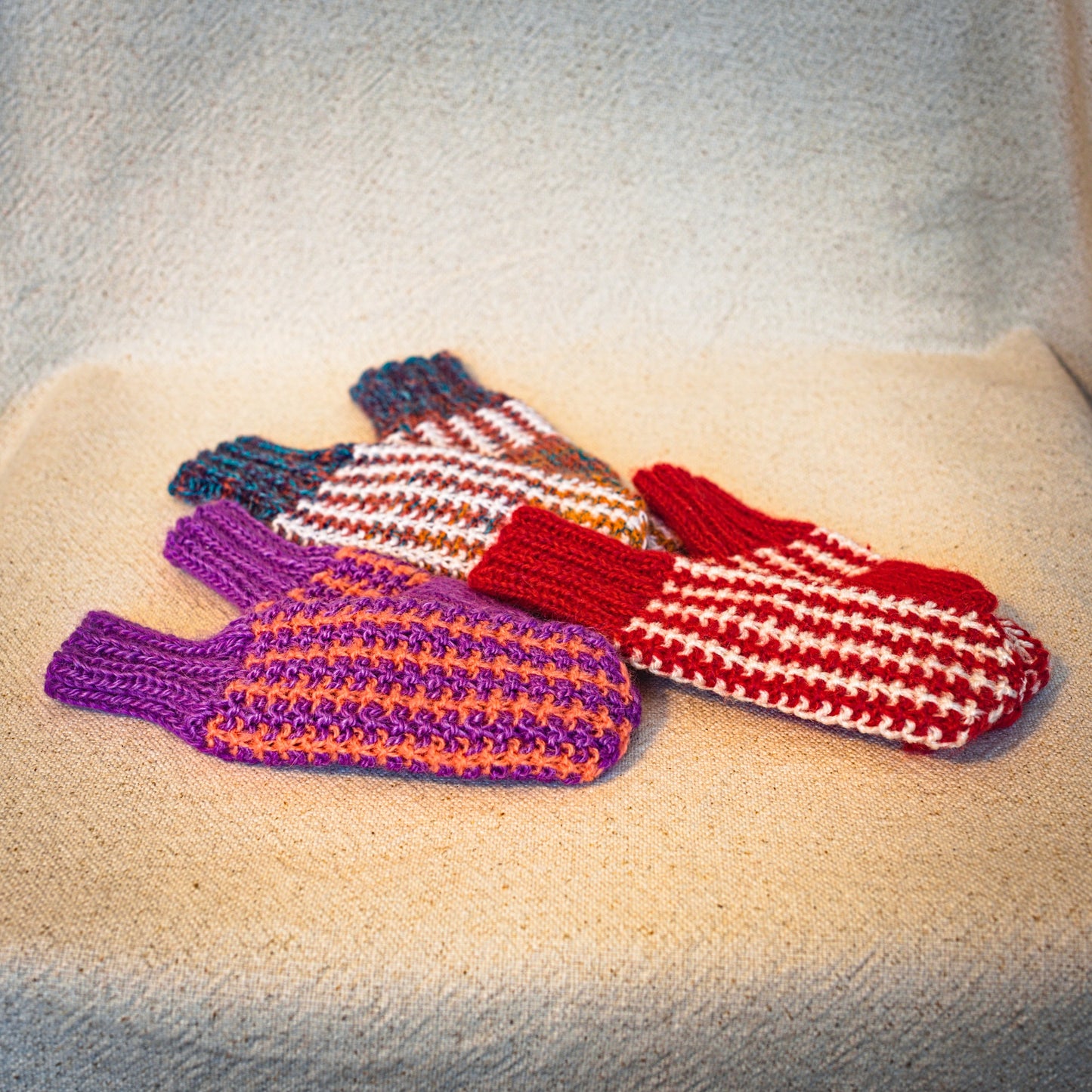 Zilpelēki vienā rakstā adīti dūraiņi (VEPA 32) - www.tiptip.lv