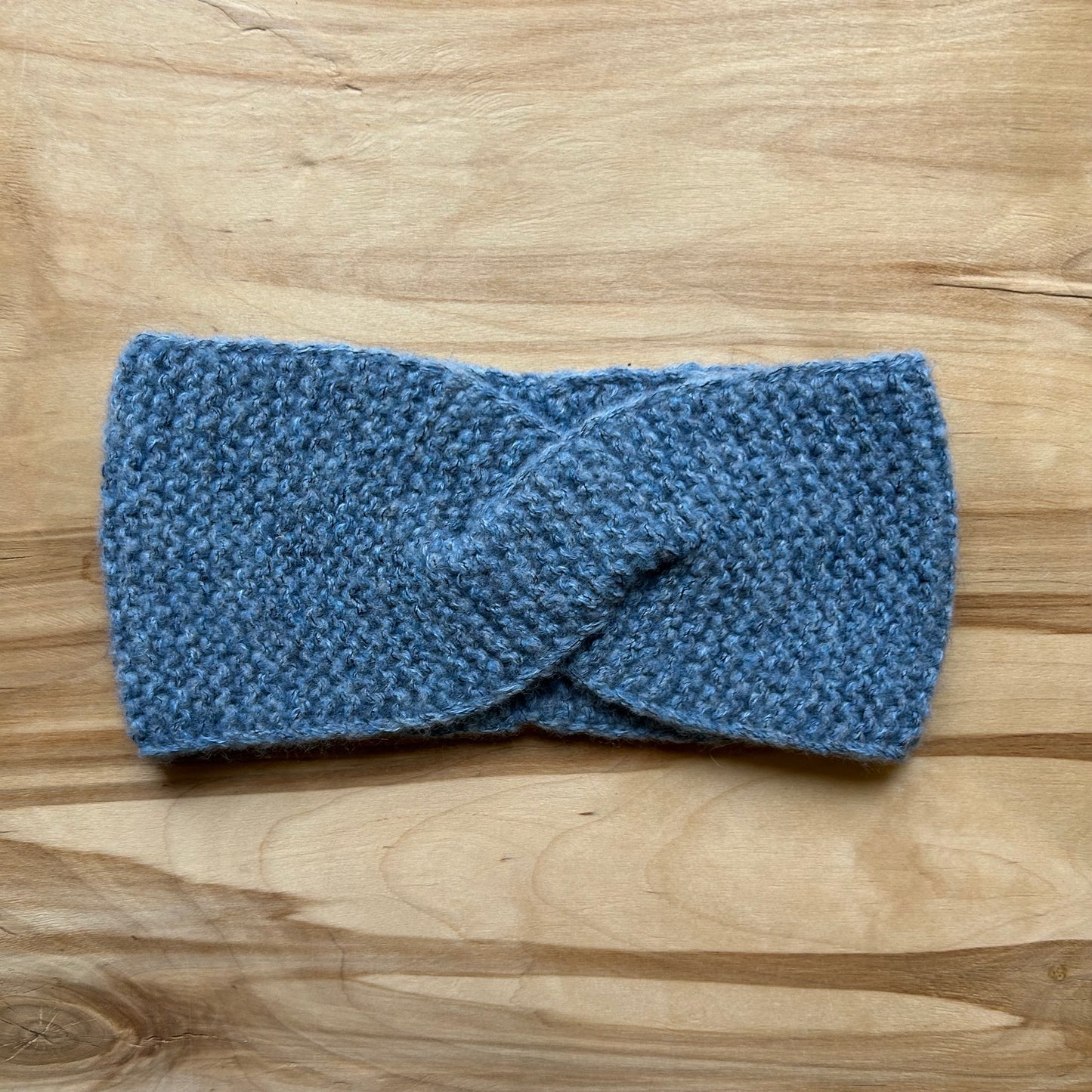 Gaiši zila adīta galvas lenta (VEPA 129)