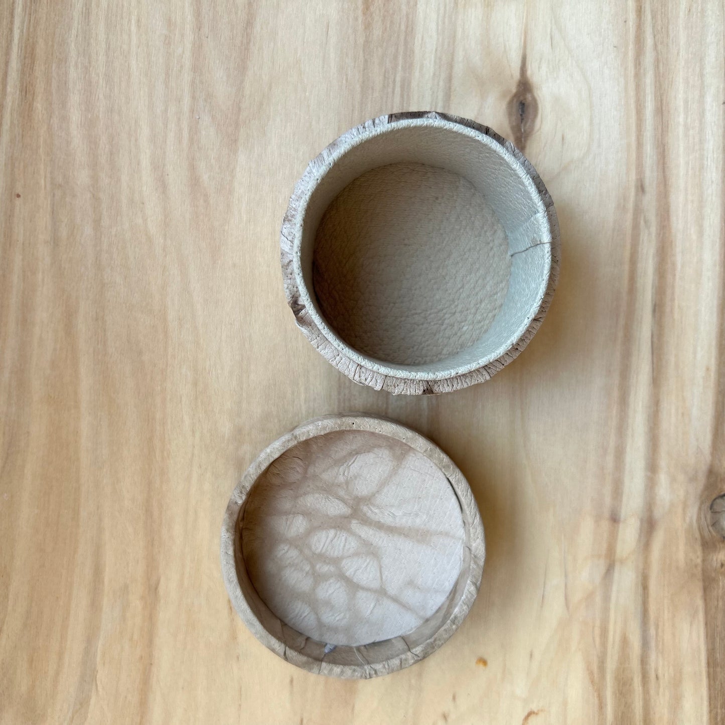 Maza izmēra dabīgās ādas kārbiņa (RARA 265)