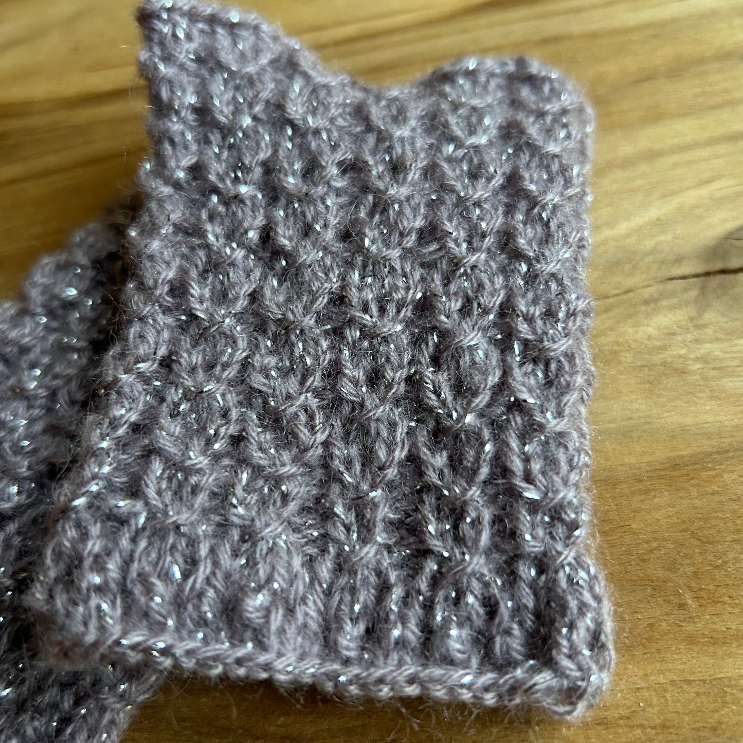 Adīti mauči brūni ar spīdīgu sudraba pavedienu  (VEZI 44)