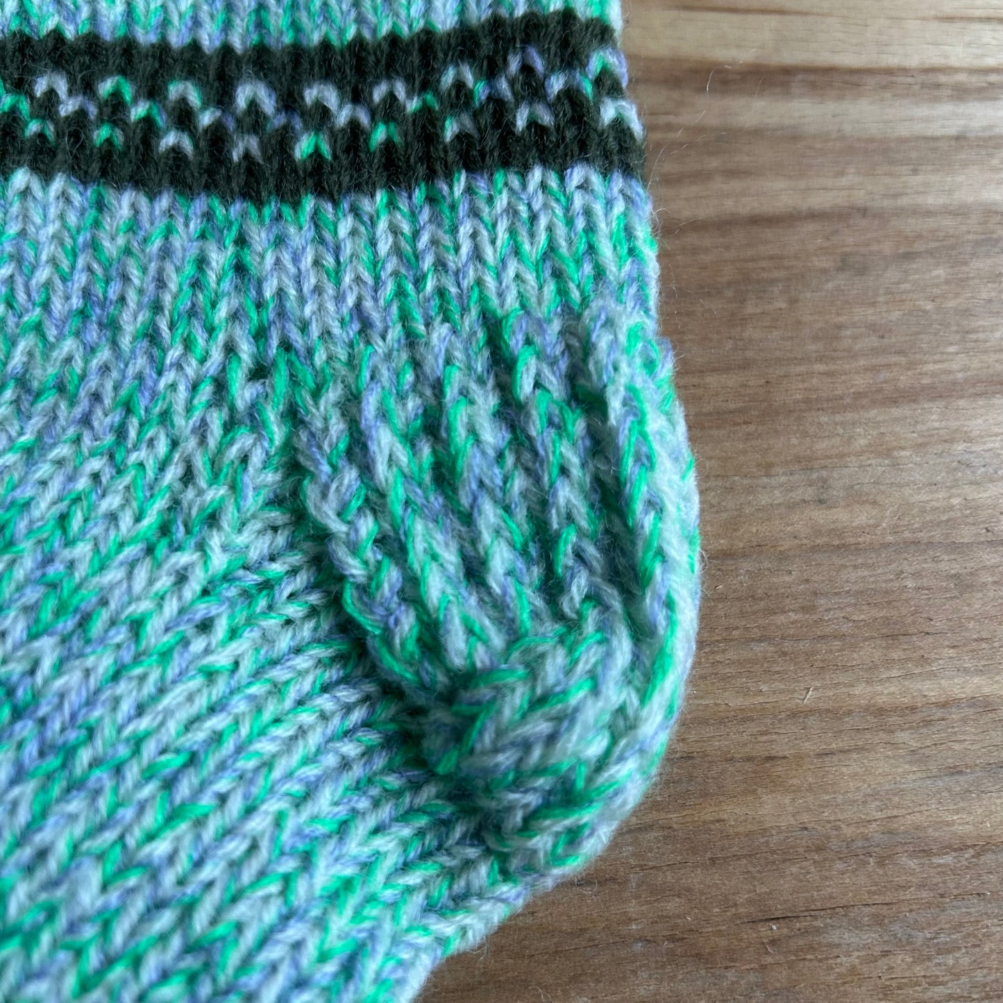 Raibas, zaļas vilnas zeķes bērniem 22.-24.izm. (VEZI 54)