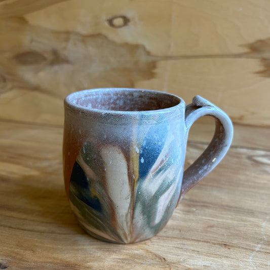 Brūna māla krūze ar glazūras rakstu  (MASP 121)