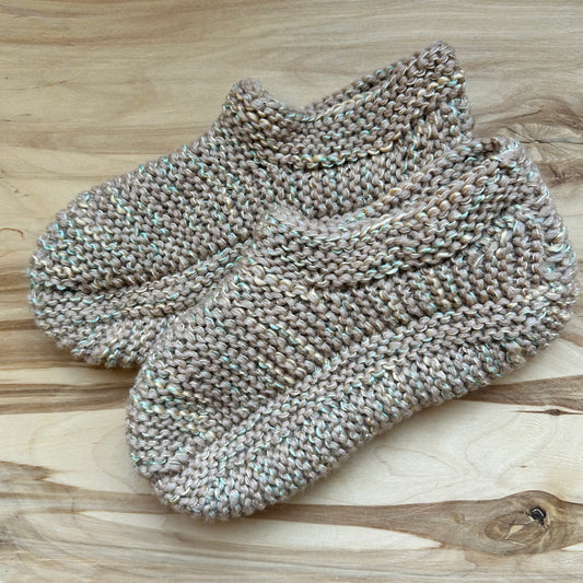 Adītas čības brūnā krāsā 40.-42.izm. (INPO 115)