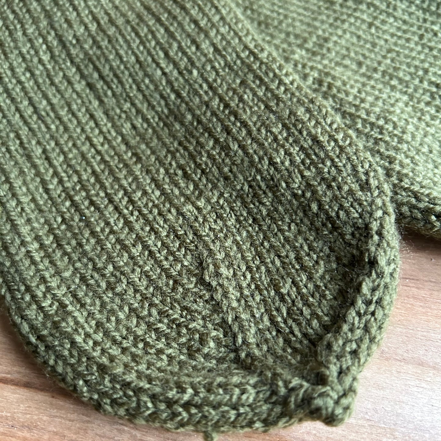 Siltās zeķes vīriešiem haki zaļas ar nelielu oranžu rakstiņu 42. 44..izm. (VEZI 36)