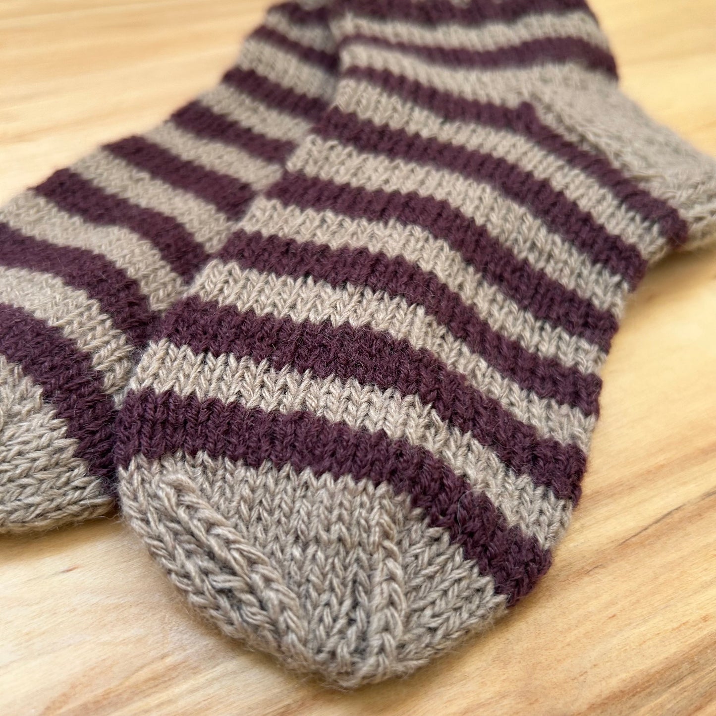 Strīpainas adītas siltās zeķītes brūnā krāsā 24.-26.izm. (SITĒ 44)