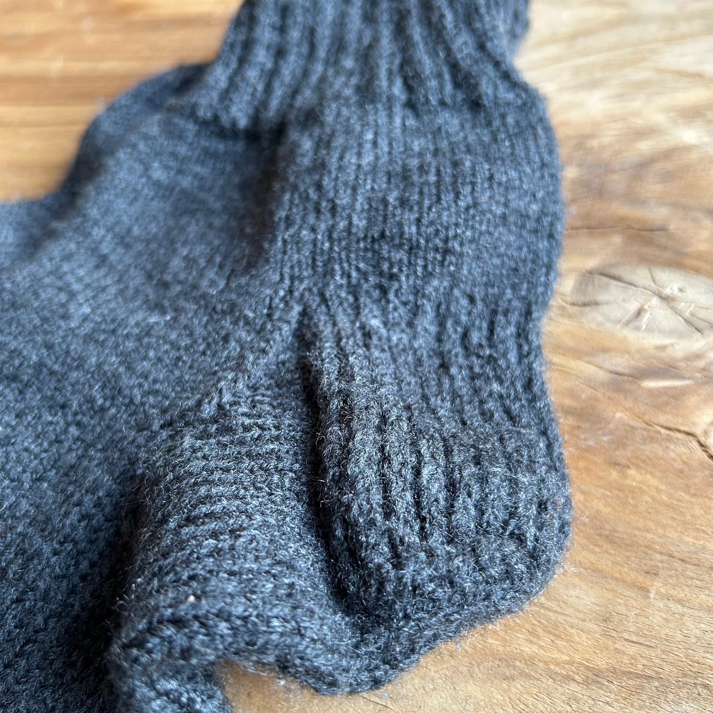 Tumši pelēkas vidēji īsas vilnas zeķes  39. -41.izm. (AIDZ 47)