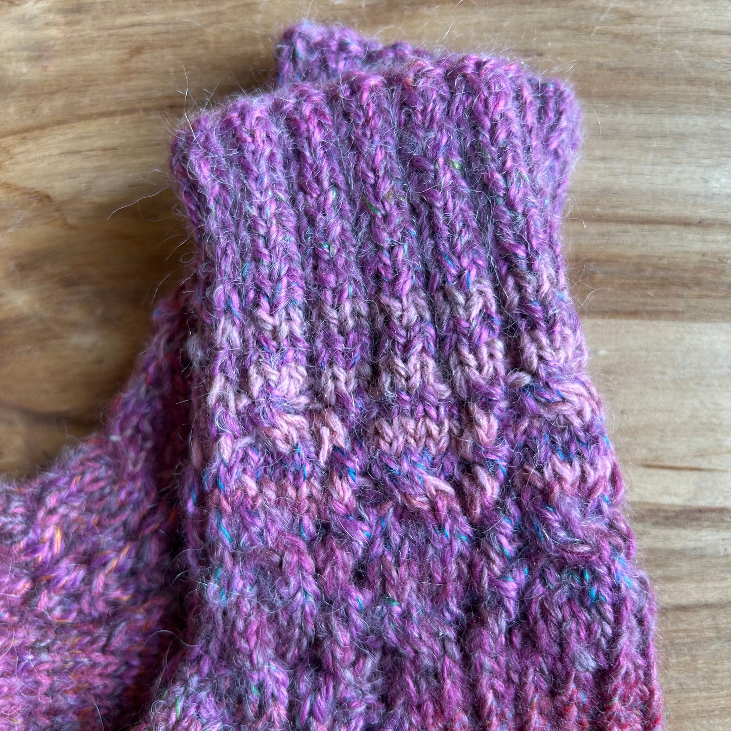 Raibas - rozā / lillā siltās zeķes 39.-41. izm. (LARE 49)