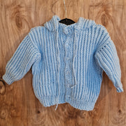 Adīts bērna (līdz 6 mēnešiem) apģērbu komplekts gaiši zilā krāsā (ANŠA 10)