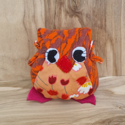 Hand-sewn toy - owl red / orange (VIER/EVOS 4)