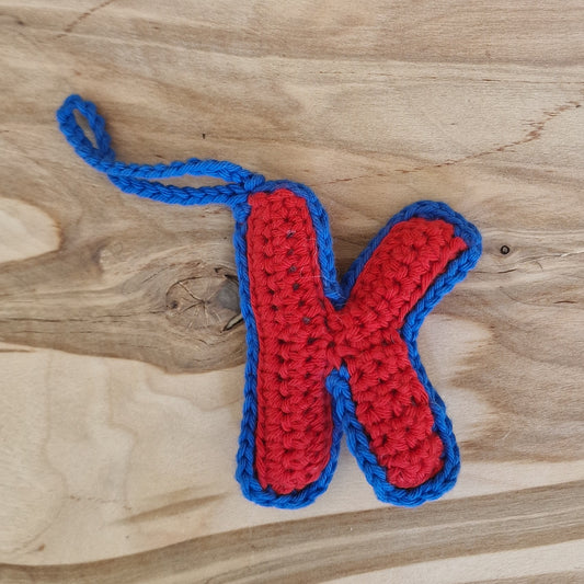 Crochet pendant - letter "K" (VIER/EVOS 7)