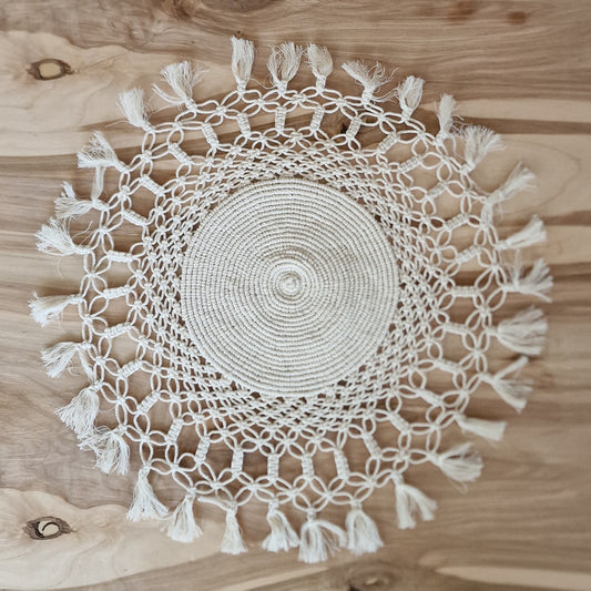 Table cover in macrame technique (ANBL 7)
