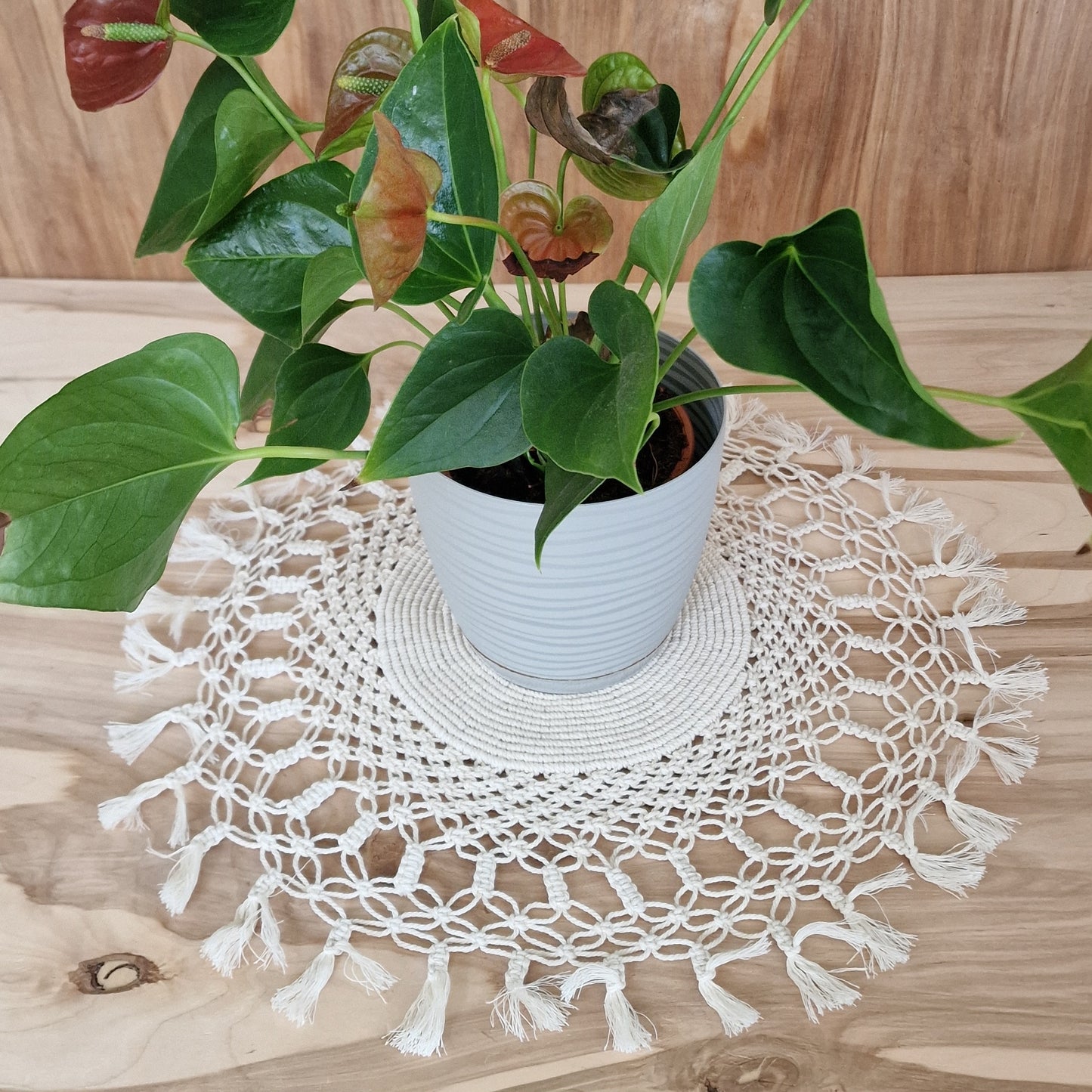 Table cover in macramé technique (ANBL 8)