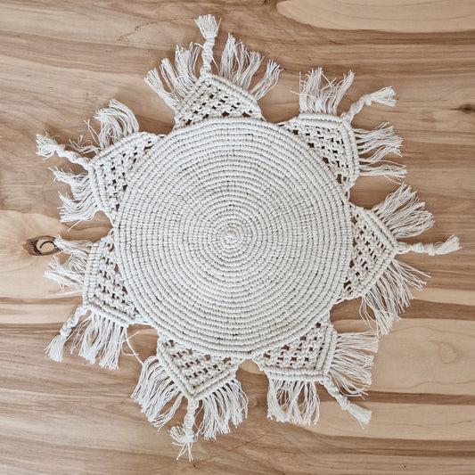 Table cover in macrame technique (ANBL 13)
