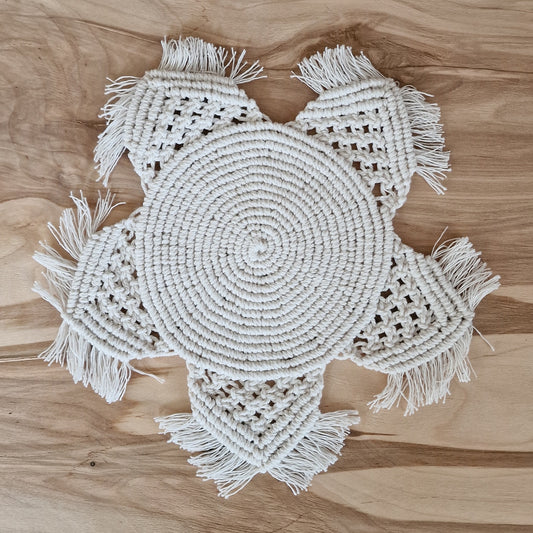 Table cover in macrame technique (ANBL 14)