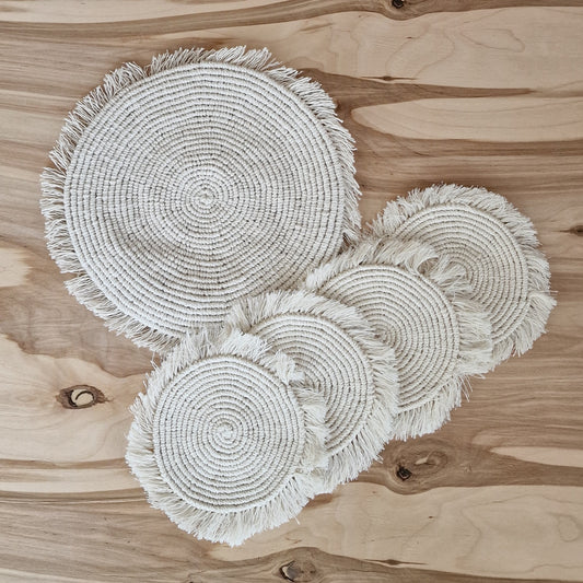 Table cover set in macrame technique (ANBL 15)