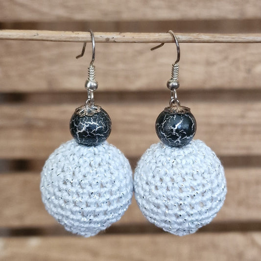 White silver earrings - balls m.sud.p. (ALMA 112)