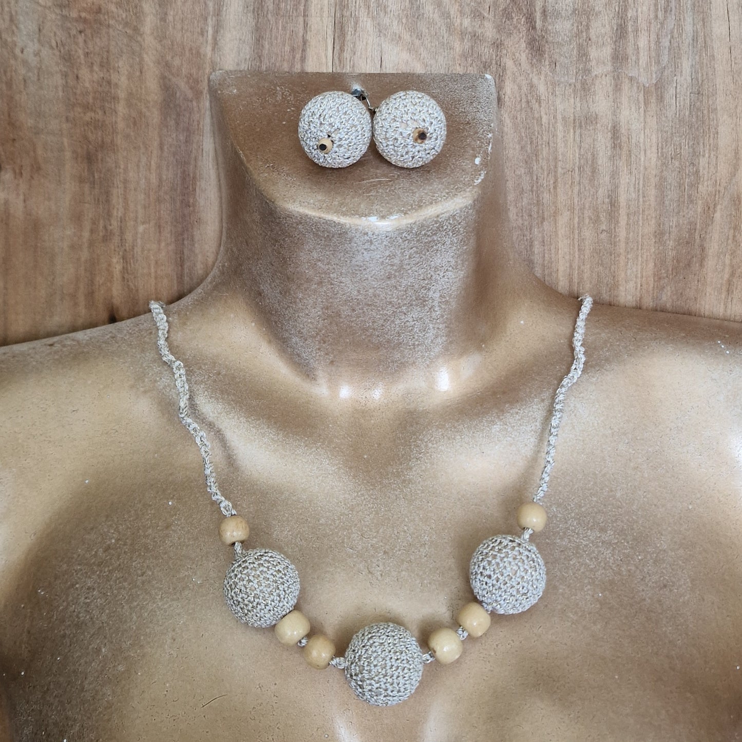 Crochet golden linen jewelry set (ALMA 118)