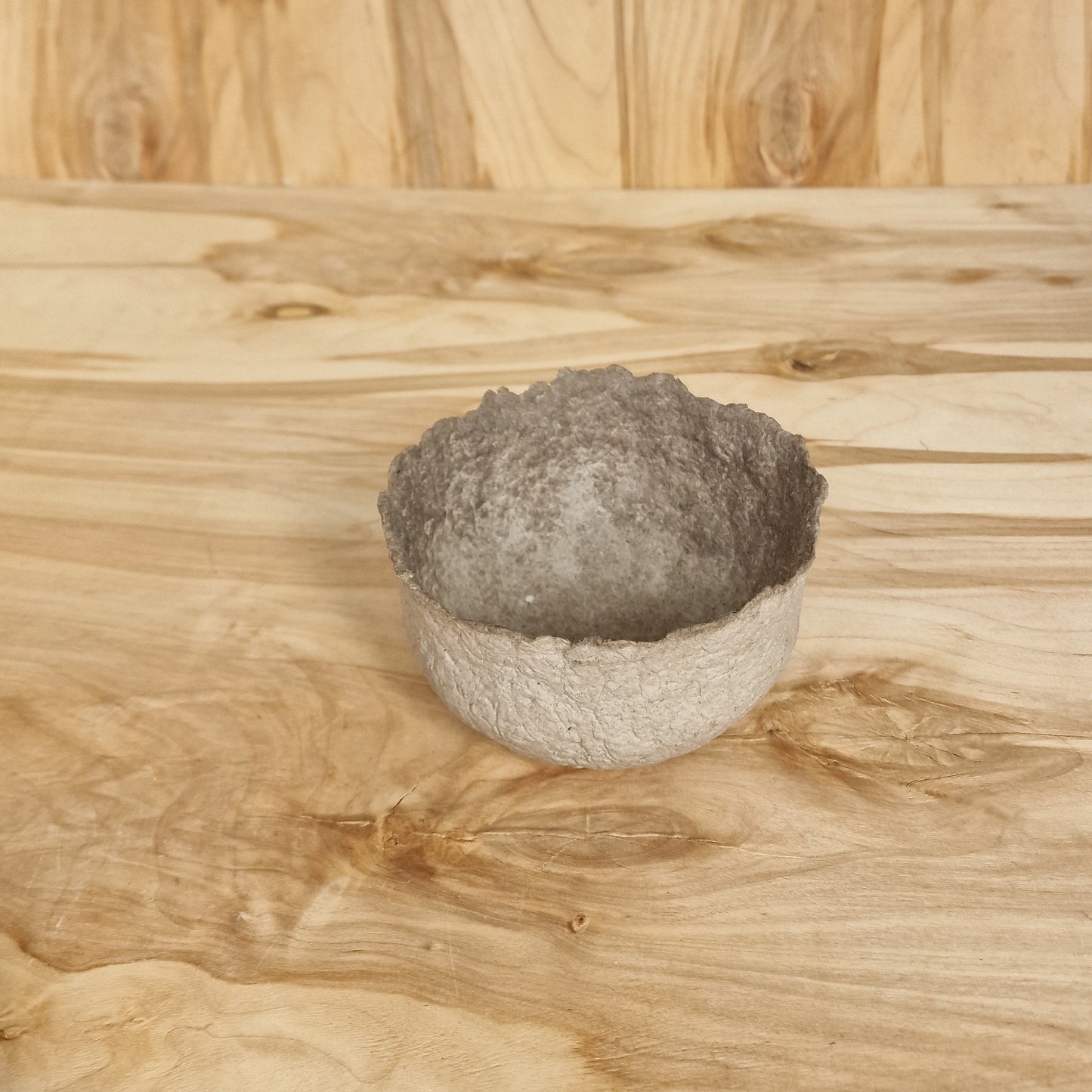 Gray / small papier-mâché bowl (RUBE 5)