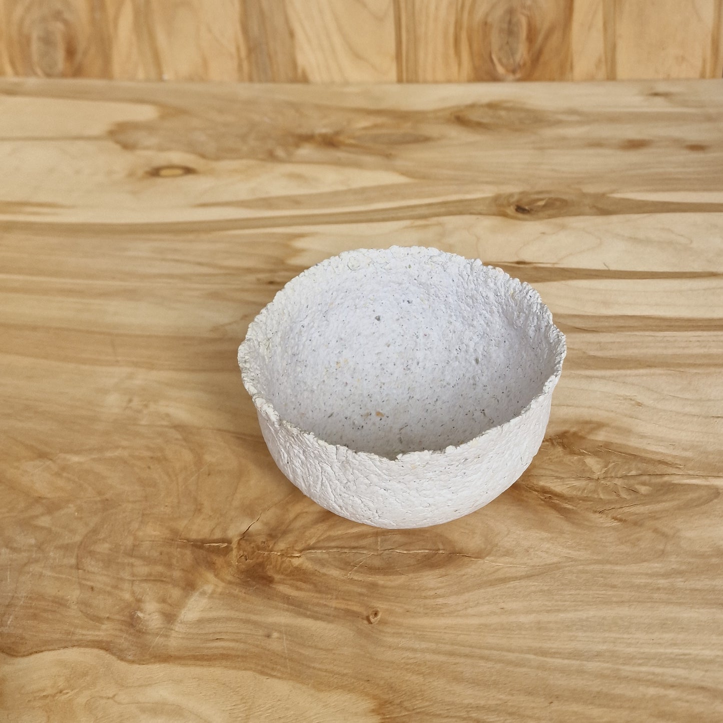 Light / small paper mache bowl (CUT 6)