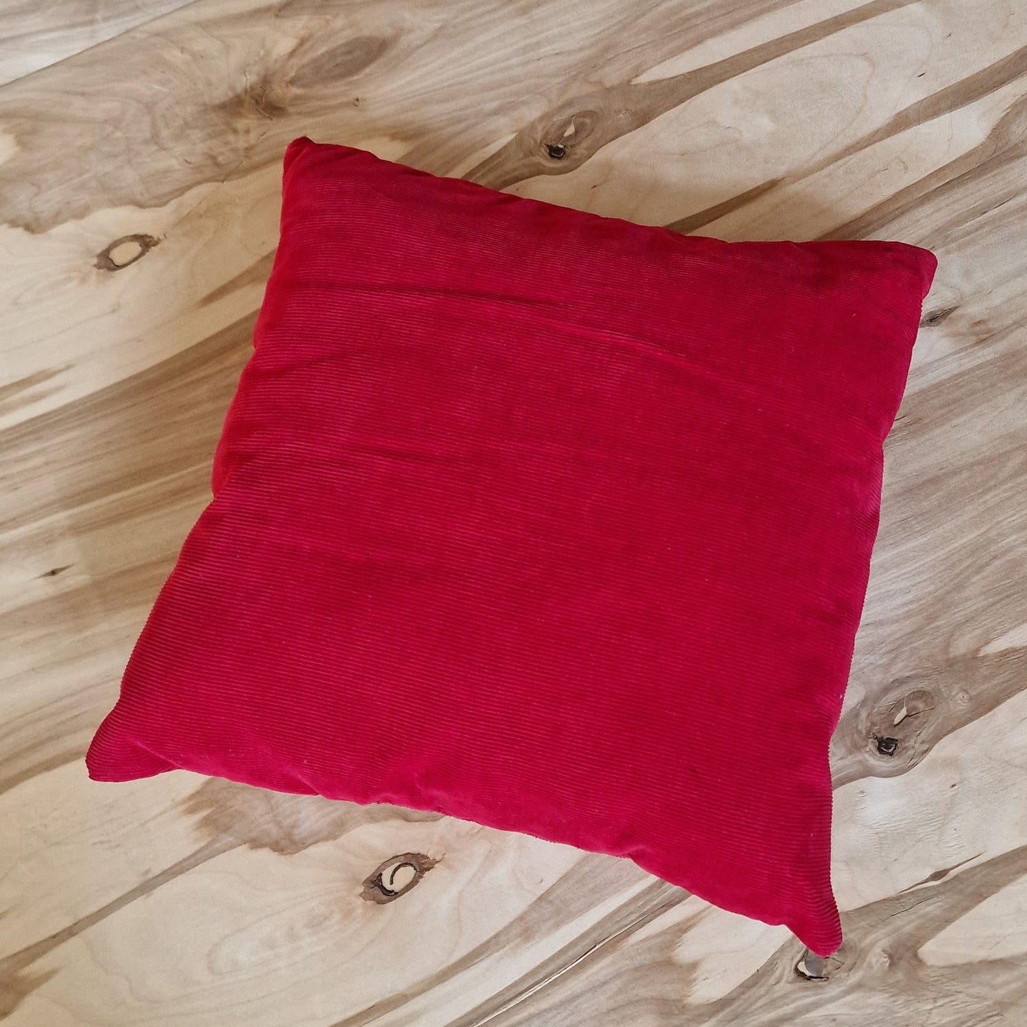 Decorative cushion (RÜBÉ 11)