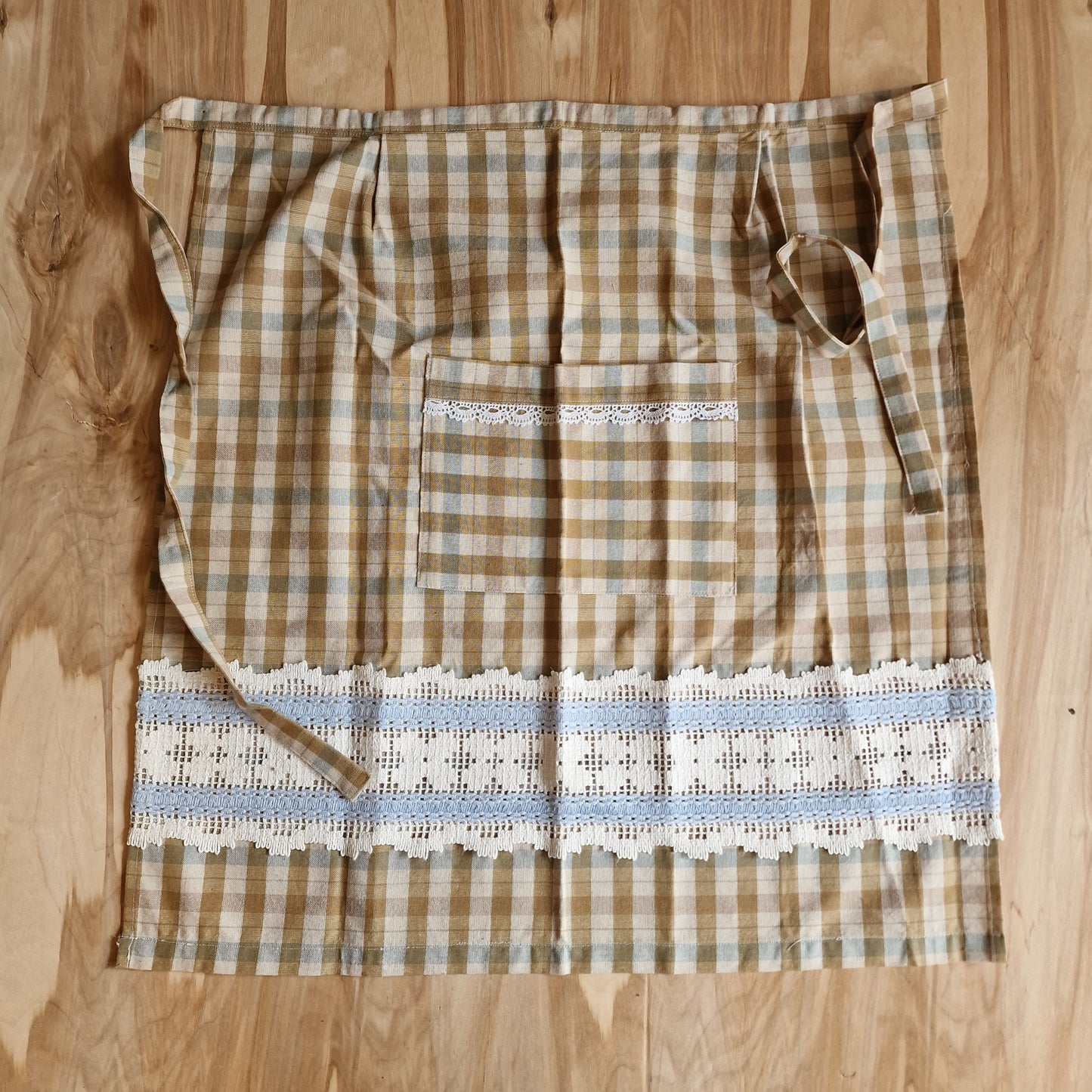 Plaid cotton apron (SIZE 14)