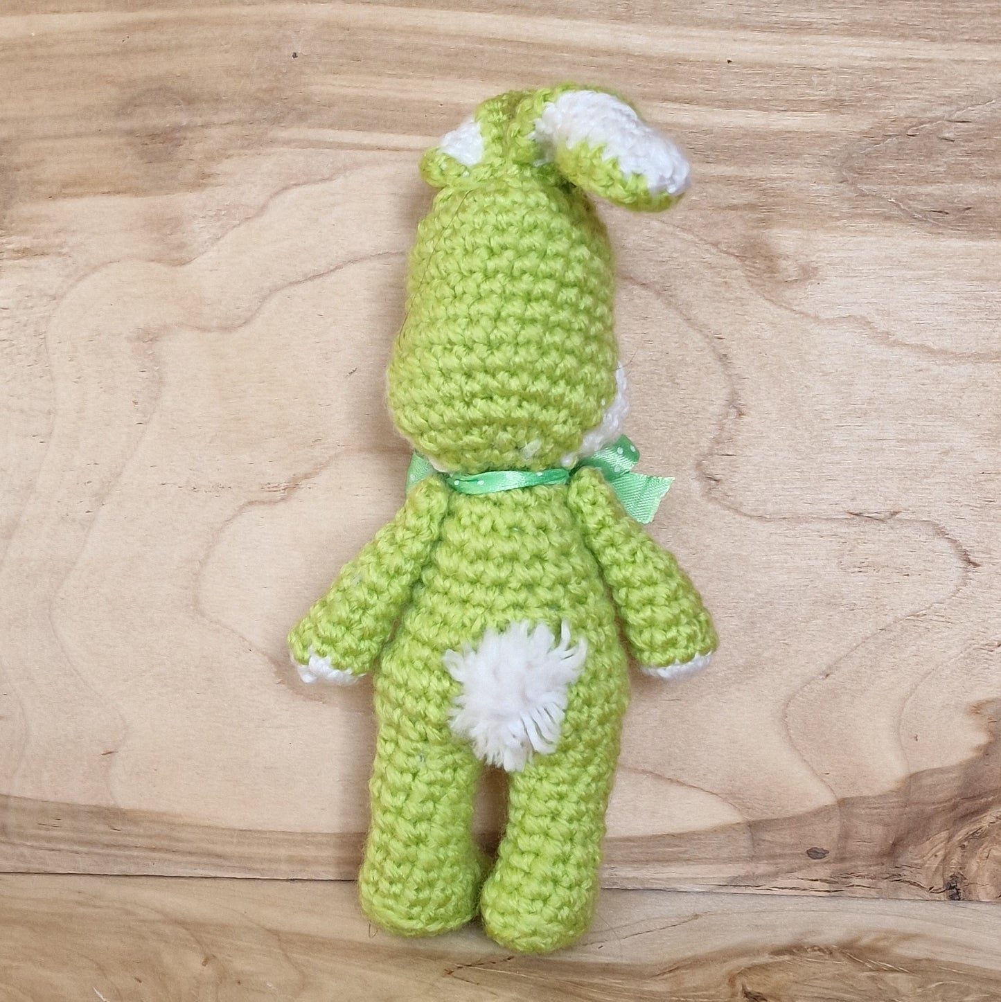 Toy - crocheted bunny - green (VIER/EVOS 16)