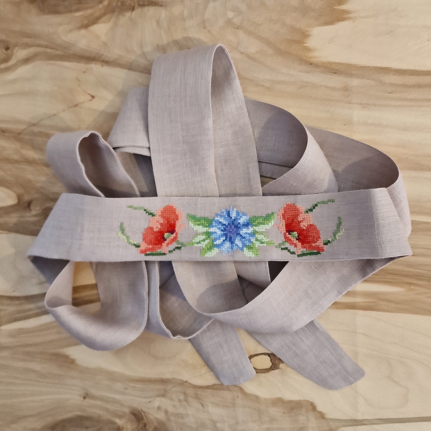 Beige linen belt with embroidered flowers (RECE 34)