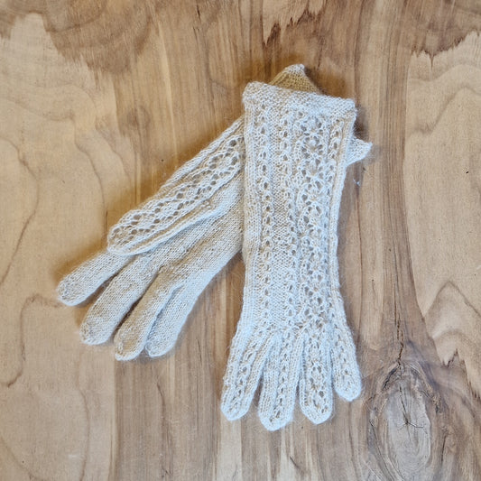 Hand-knitted light sand-colored mohair mittens (LEPU 36)