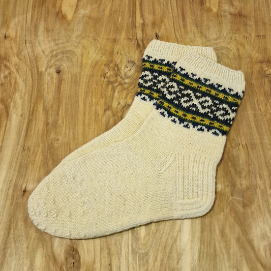 Warm socks size 42-44. white with decorative trim (MALI 20)