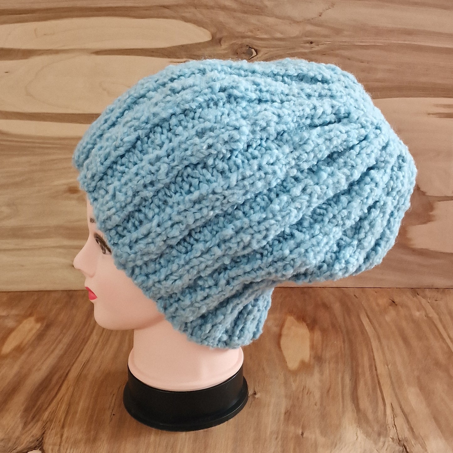 Hand-knitted light blue unisex hat (DZTO 38)