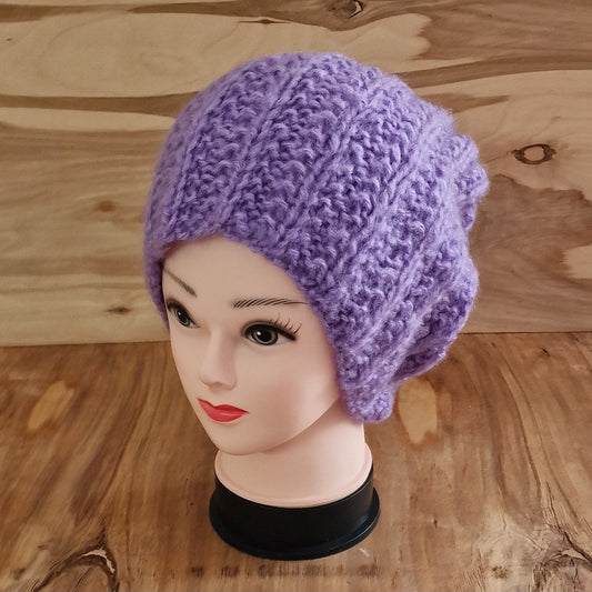 Hand-knitted purple unisex hat (DZTO 36)