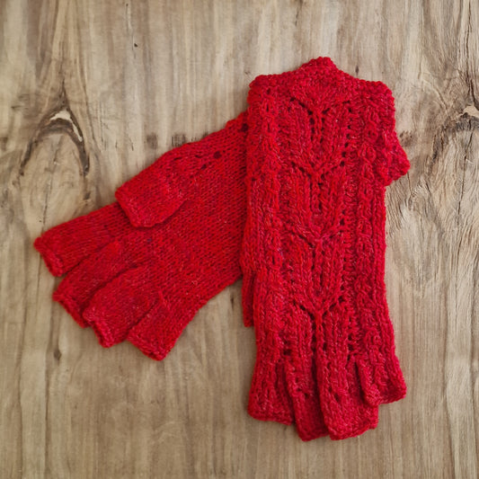 Hand-knitted red (with glitter) half gloves (DZTO 35)
