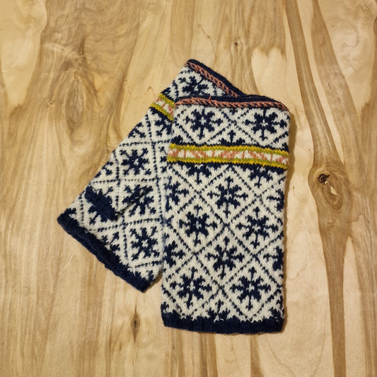 Knitted half gloves with navy blue flake pattern (AIDZ 22)