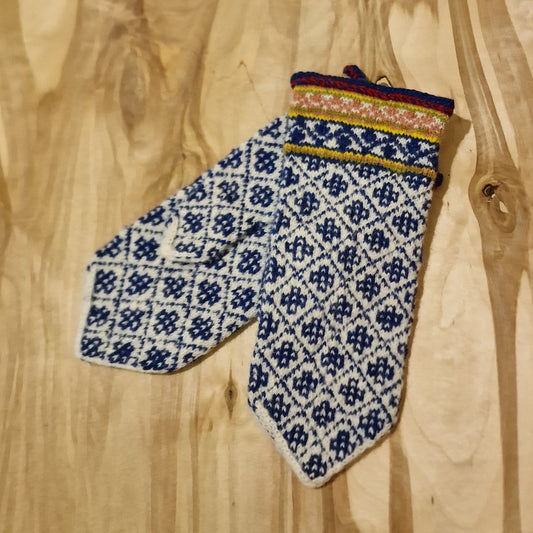 Woolen mittens with blue patterns in diamonds (AIDZ 24)