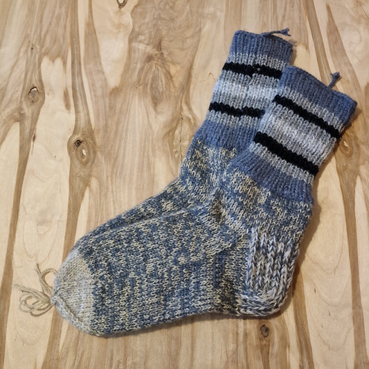 Darker blue-grey warm socks size 43-45. (ALMA 150)