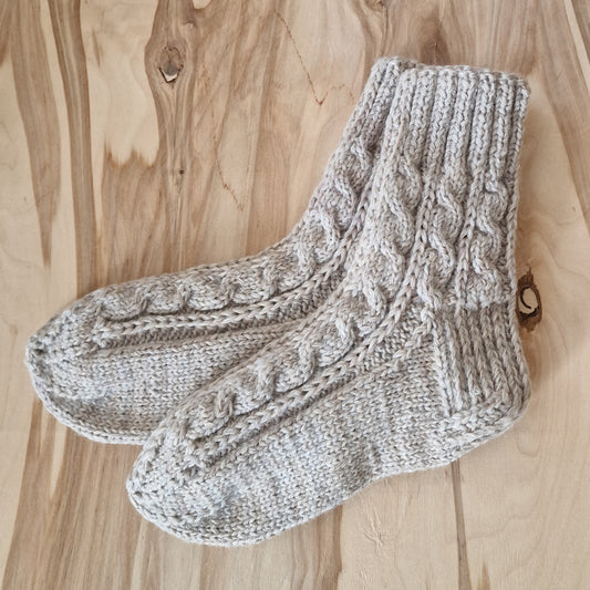 Gray-brown warm socks, size 39-41. (LARE 4)
