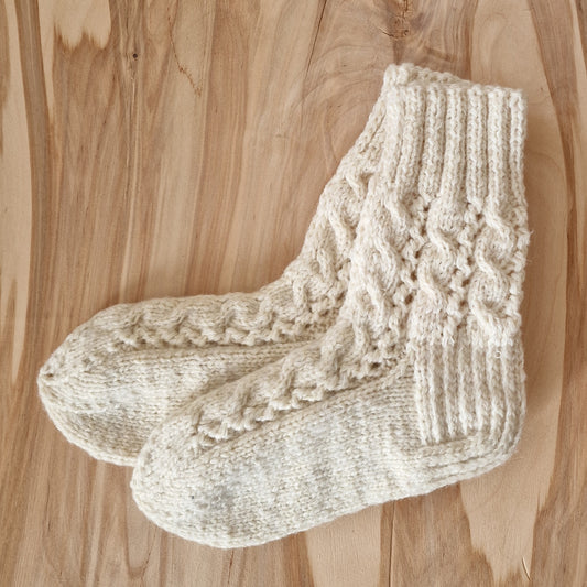 White warm socks size 36-38. (LARE 9)