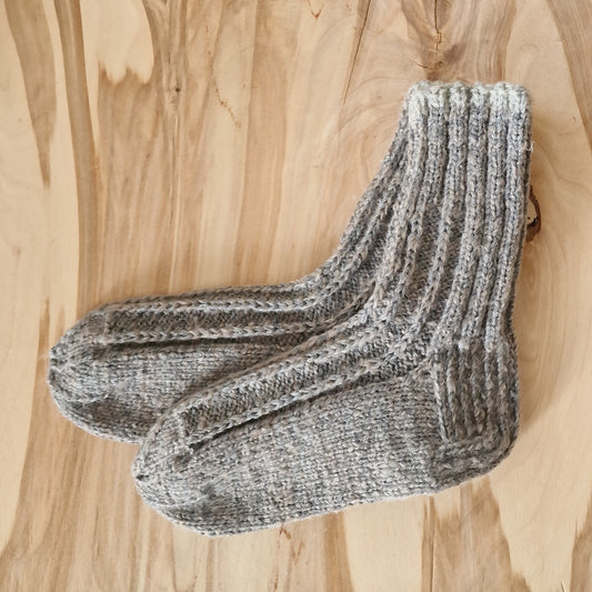 Warm socks in gray tones, size 37-39. (LARE 18)