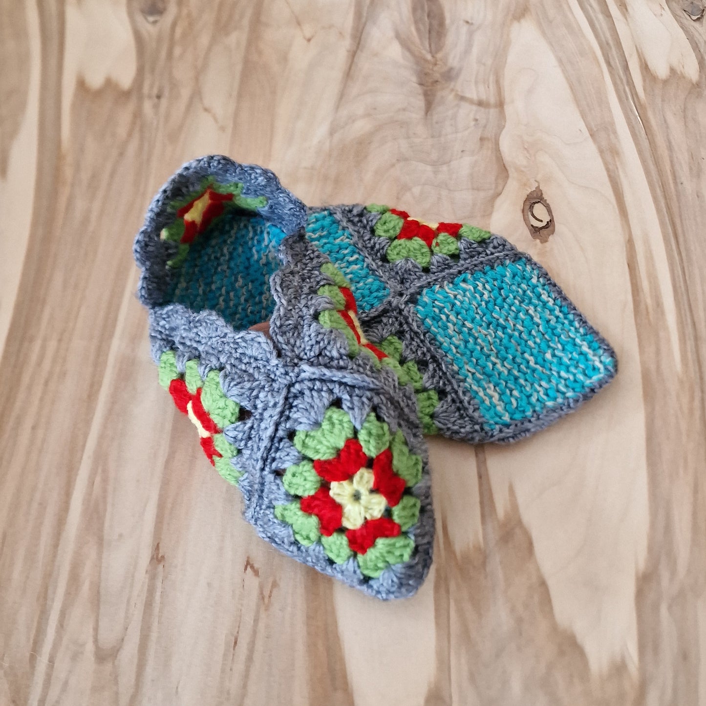  Crocheted slippers (grey) size 38-40 (VAAP 6)